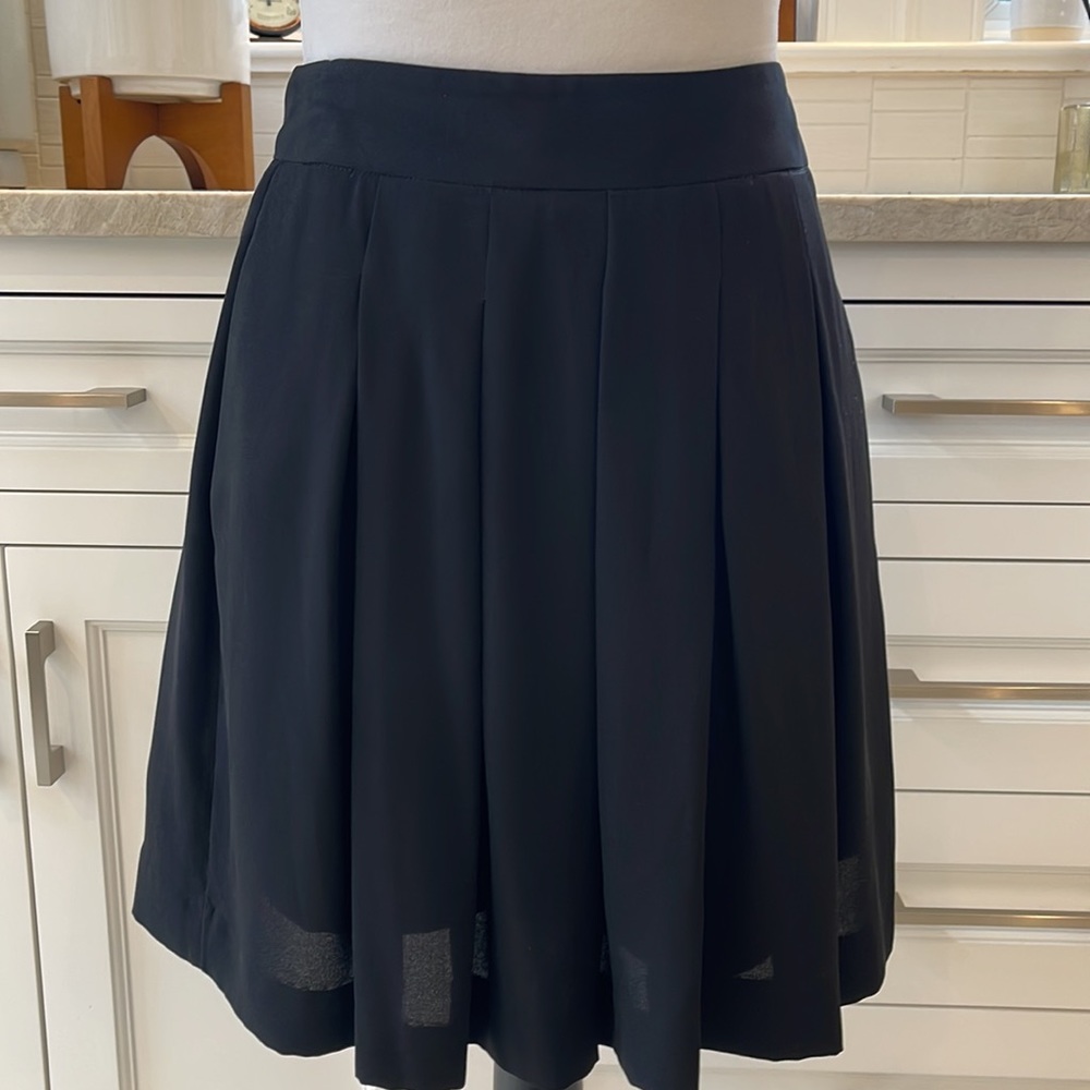Banana Republic black pleated A-line skirt